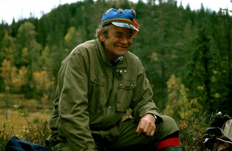 1990_01.jpg - Gunnar Amdal under kafferast i Furuskogmyra
