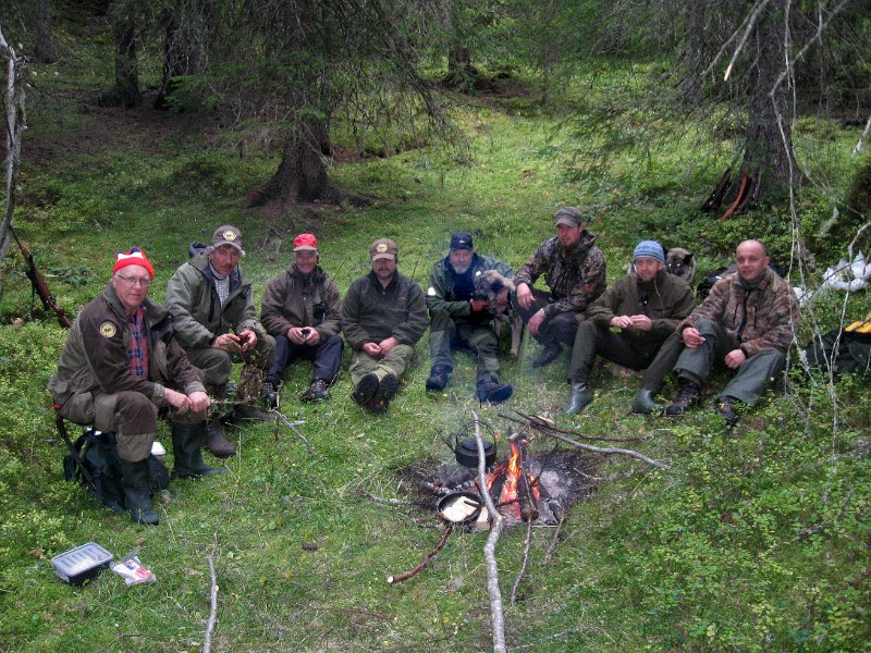 IMG_1134_2.jpg - Hele laget samlet i ett bilde. Odd, Stein, Jens, Frode, Trygve, Dixi, Torgeir, Tor, Troja og Henrik