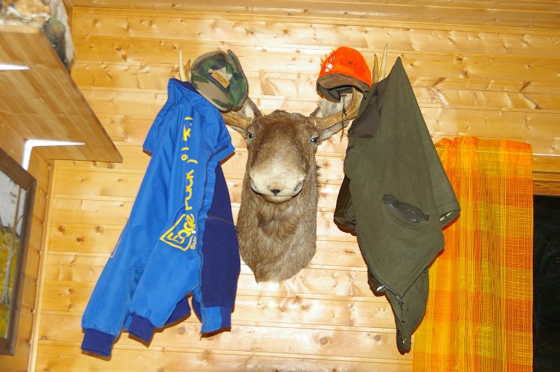 Imgp5948.jpg - Elkhau som garderobestativ